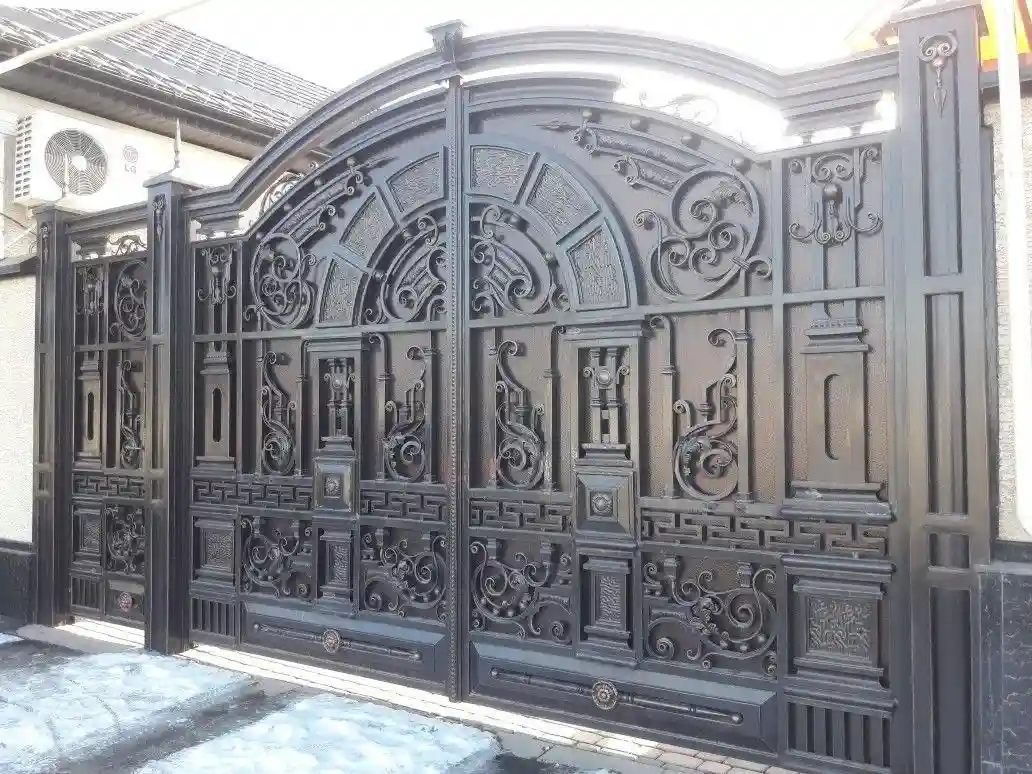 درب ورودی خانه ویلایی