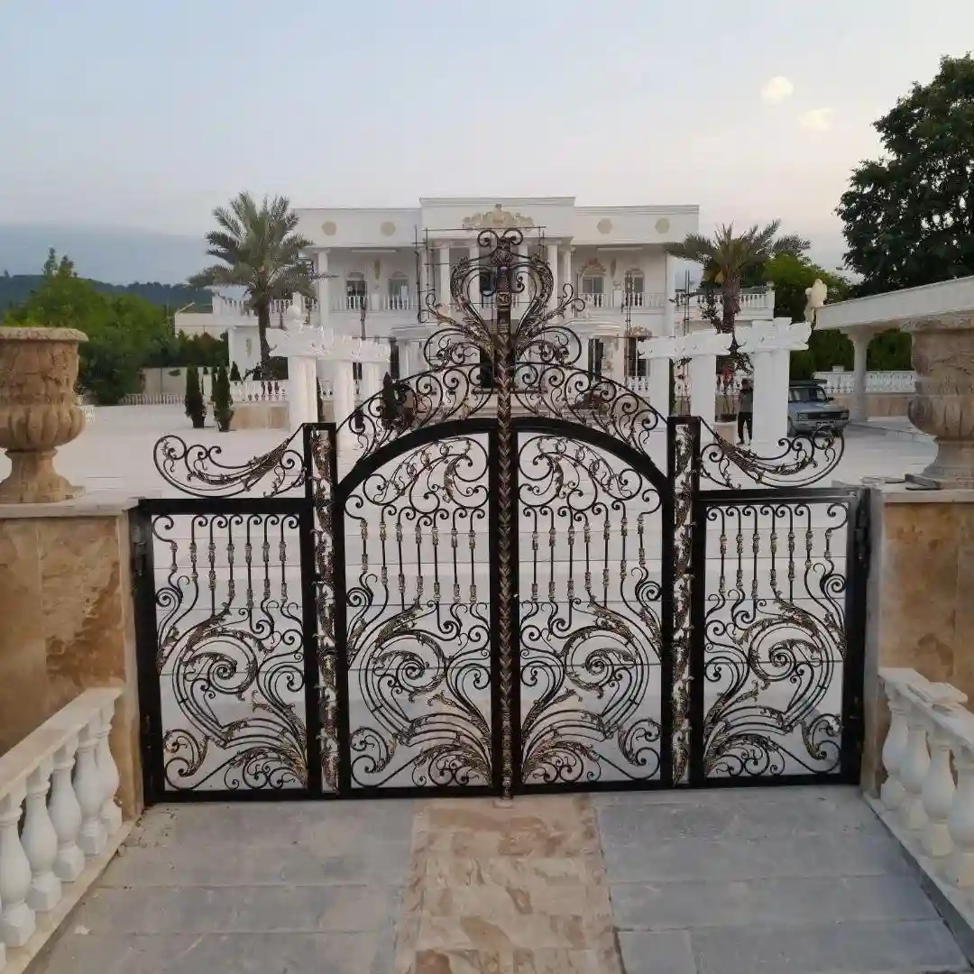 درب فرفورژه حیاط