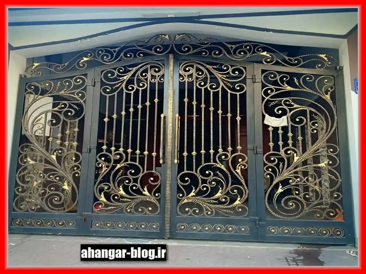 جنس و تنوع رنگی درب حیاط