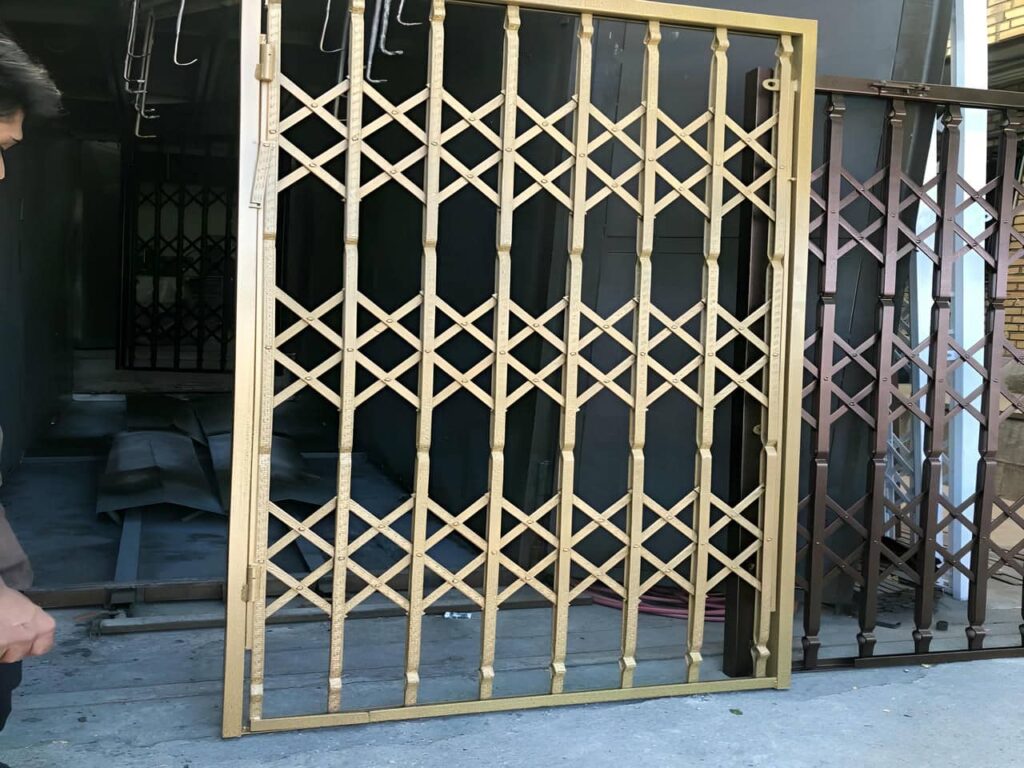 امنیت درب آکاردئونی: نکات مهم برای انتخاب مناسب