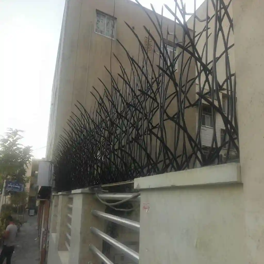 حفاظ دیوار باغ ویلا