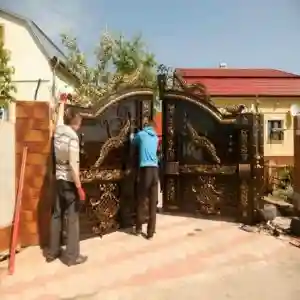 خرید درب آهنی ورودی ساختمان مدرن