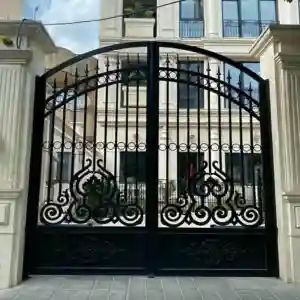 انتخاب درب فلزی ساده و شیک ورودی ساختمان