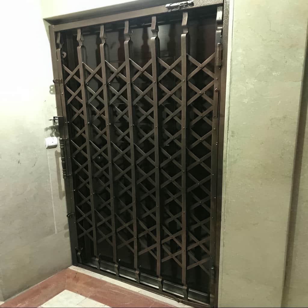 فروش درب آکاردئونی ضدسرقت تمام‌گل در باغ عباس‌آباد