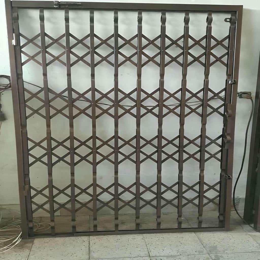 درب آکاردئونی ضدسرقت در کردان