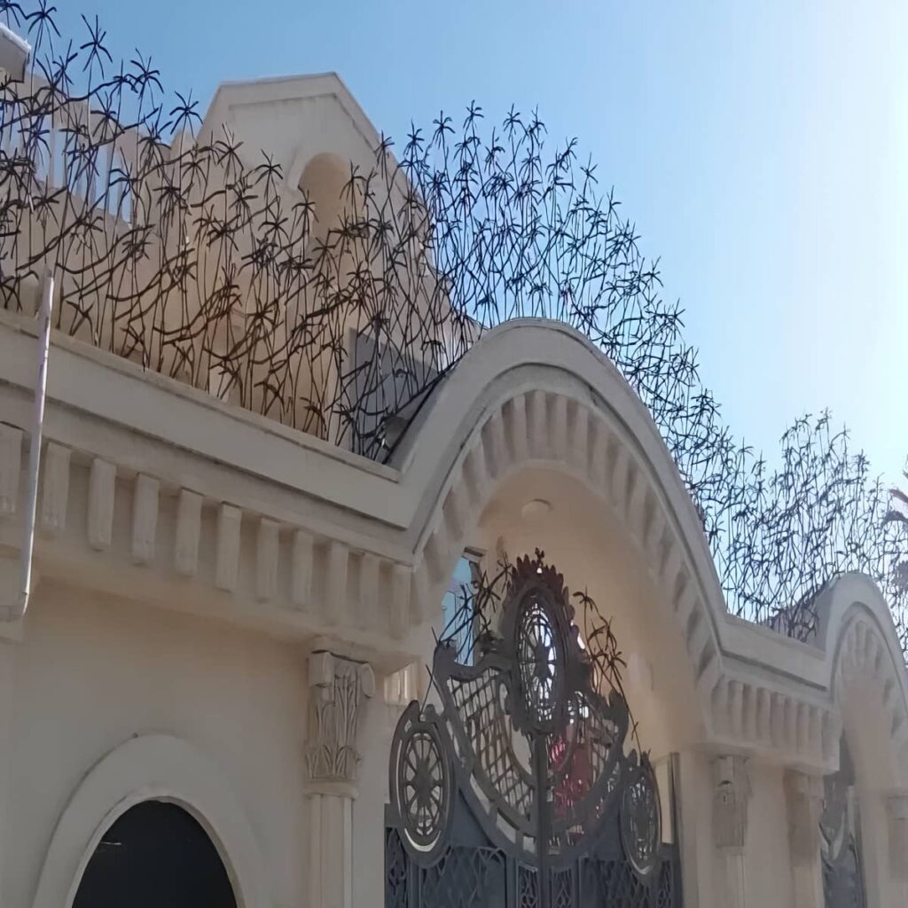نصب حفاظ شاخ گوزنی حیاط ساختمان در استان گلستان