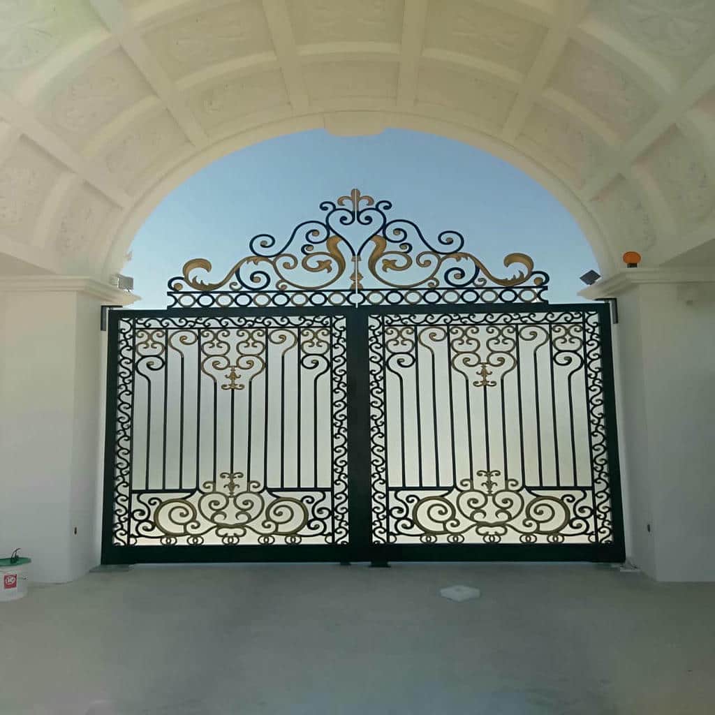 نصب درب حیاط ویلایی خطوط طراحی در نظرآباد