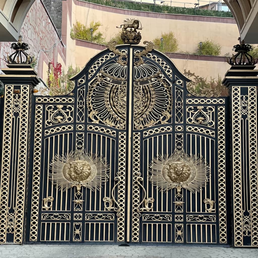 درب حیاط ویلایی در شهرکرد