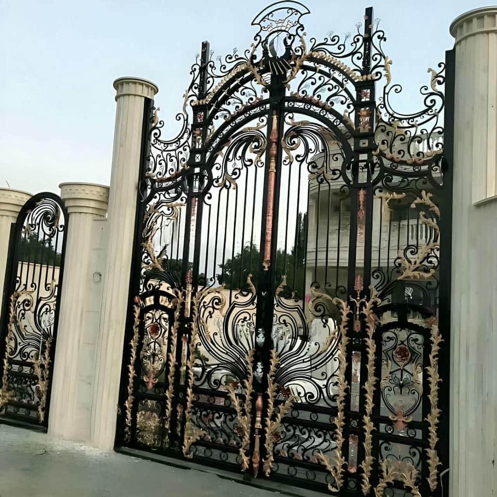 نصب درب حیاط ویلایی فرفورژه در آمل