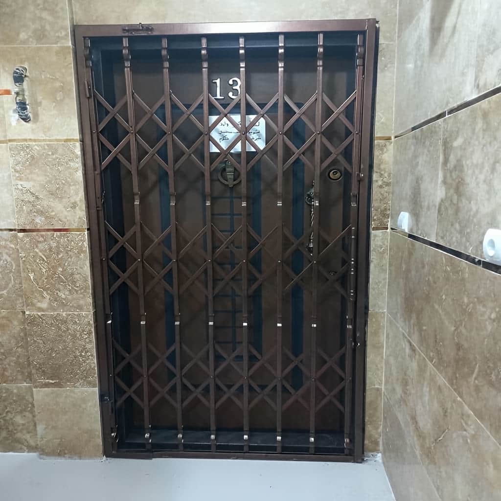 درب آکاردئونی با جوشکاری دقیق
