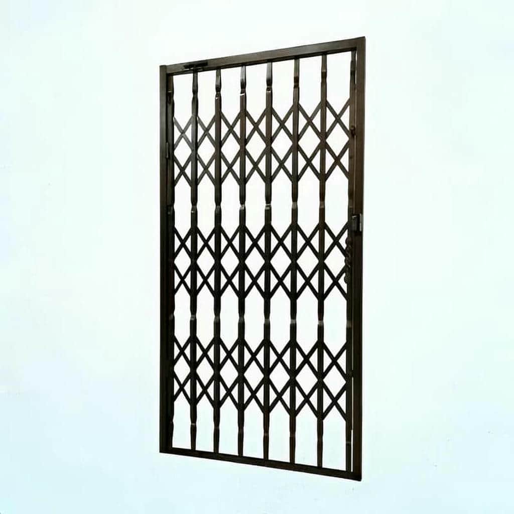 درب آکاردئونی با فریم تقویت شده