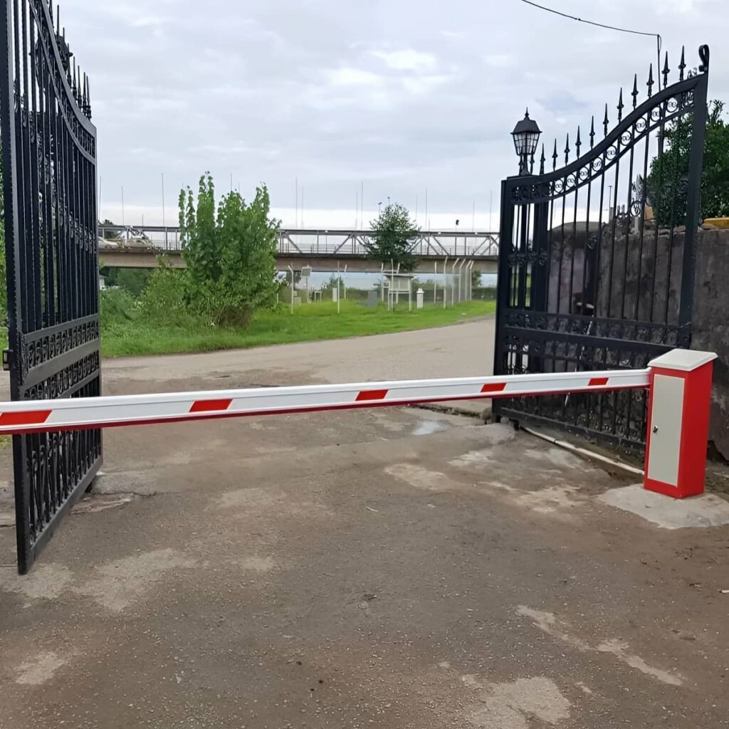 راهبند پارکینگ برای ورودی مجتمع مسکونی راهبند پارکینگ برای ورودی مجتمع مسکونی