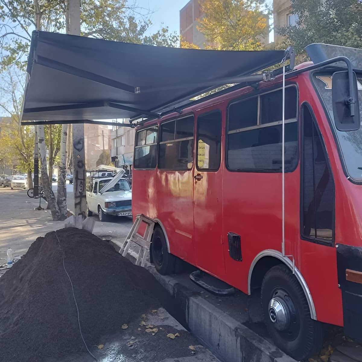 سایبان برقی تراس و بالکن با نصب استاندارد روی دیوار محکم