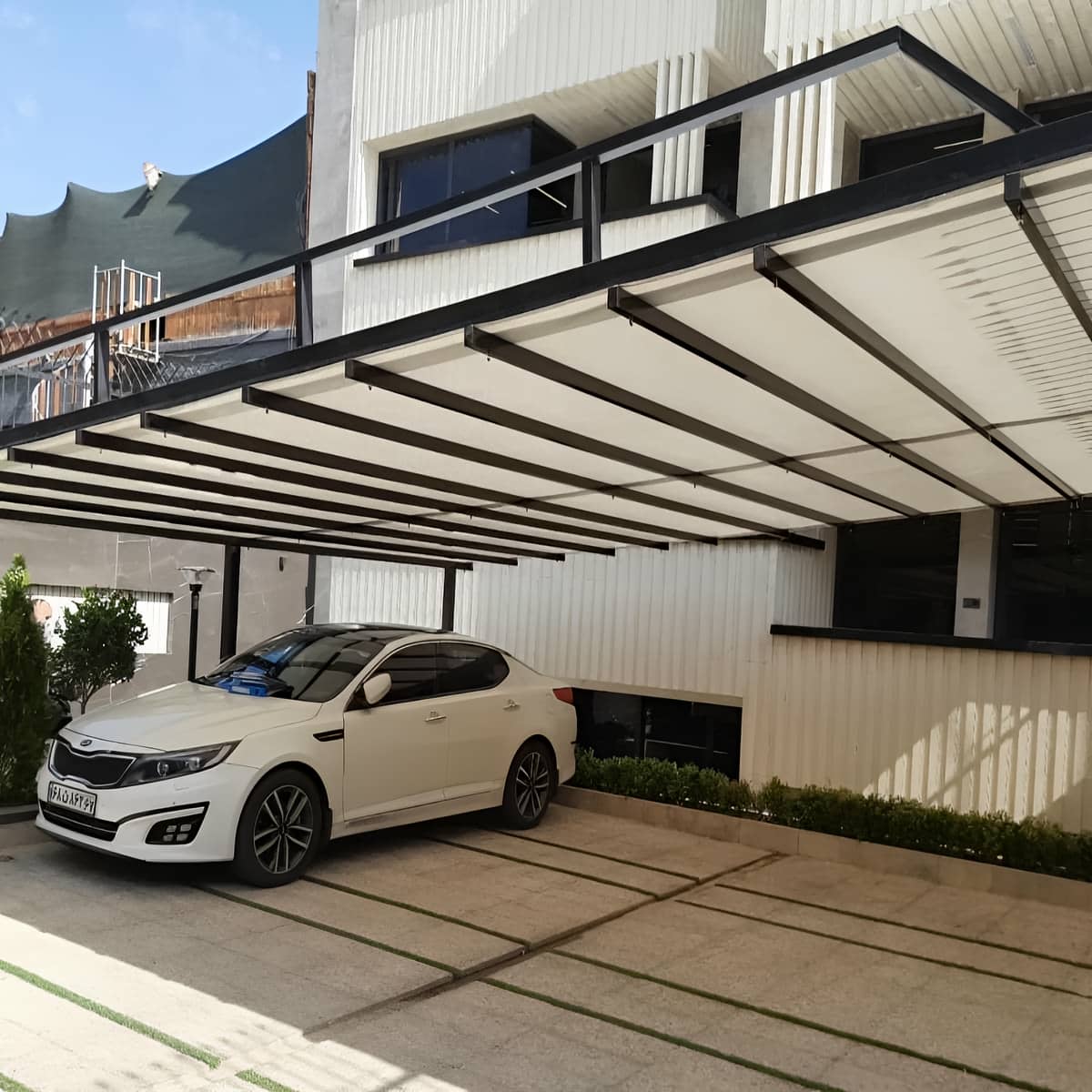 سقف برقی پارکینگ خودرو با ریل حرکتی منظم