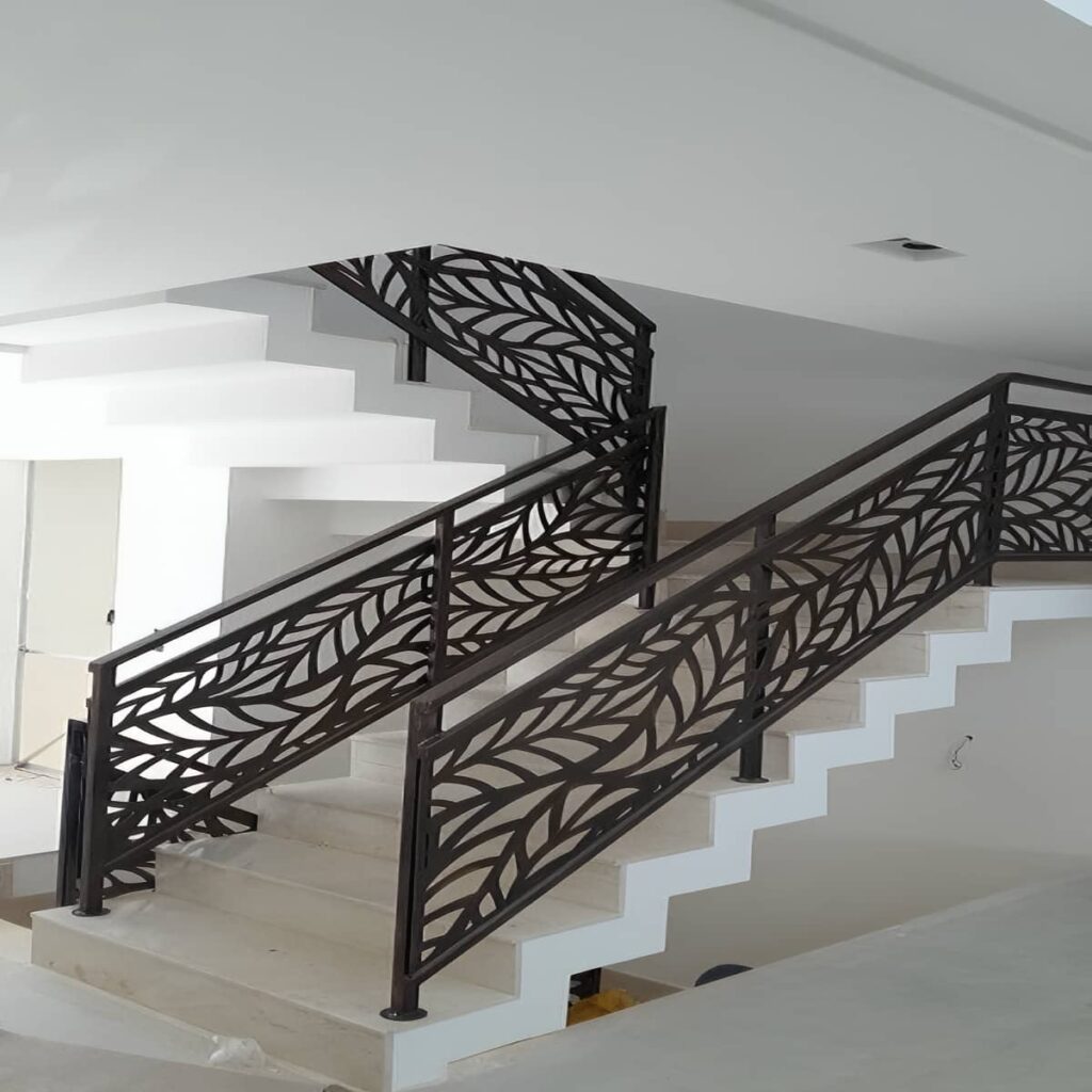 نصب پنل دکوراتیو فلزی روی نمای ساختمان