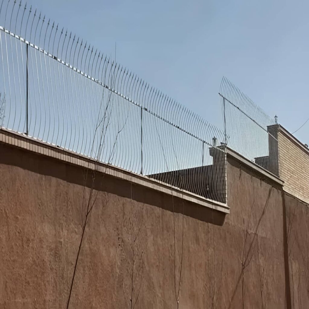 حفاظ سرنیزه ای فلزی با شاسی مقاوم