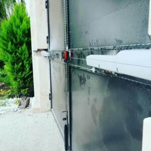 بررسی قیمت مدل های مختلف جک درب برقی پارکینگ و عوامل موثر