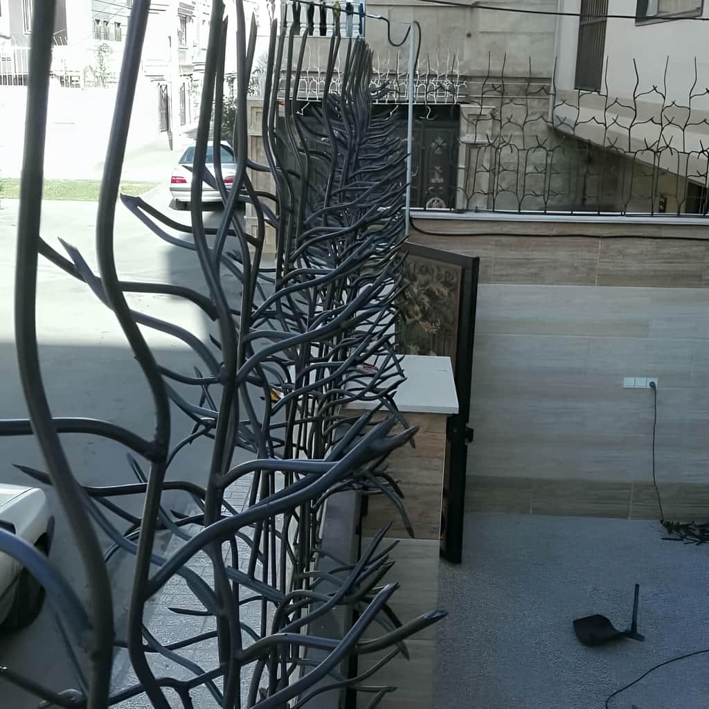 اجرای حفاظ آبشاری روی سنگ پلاک و زیرسازی بتنی
