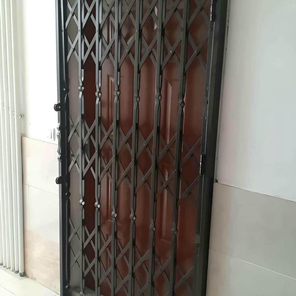 پروژه اجرای حفاظ آکاردئونی ورودی مجتمع چهارگل