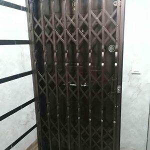 9 مدل درب آکاردئونی سلطنتی گل دار