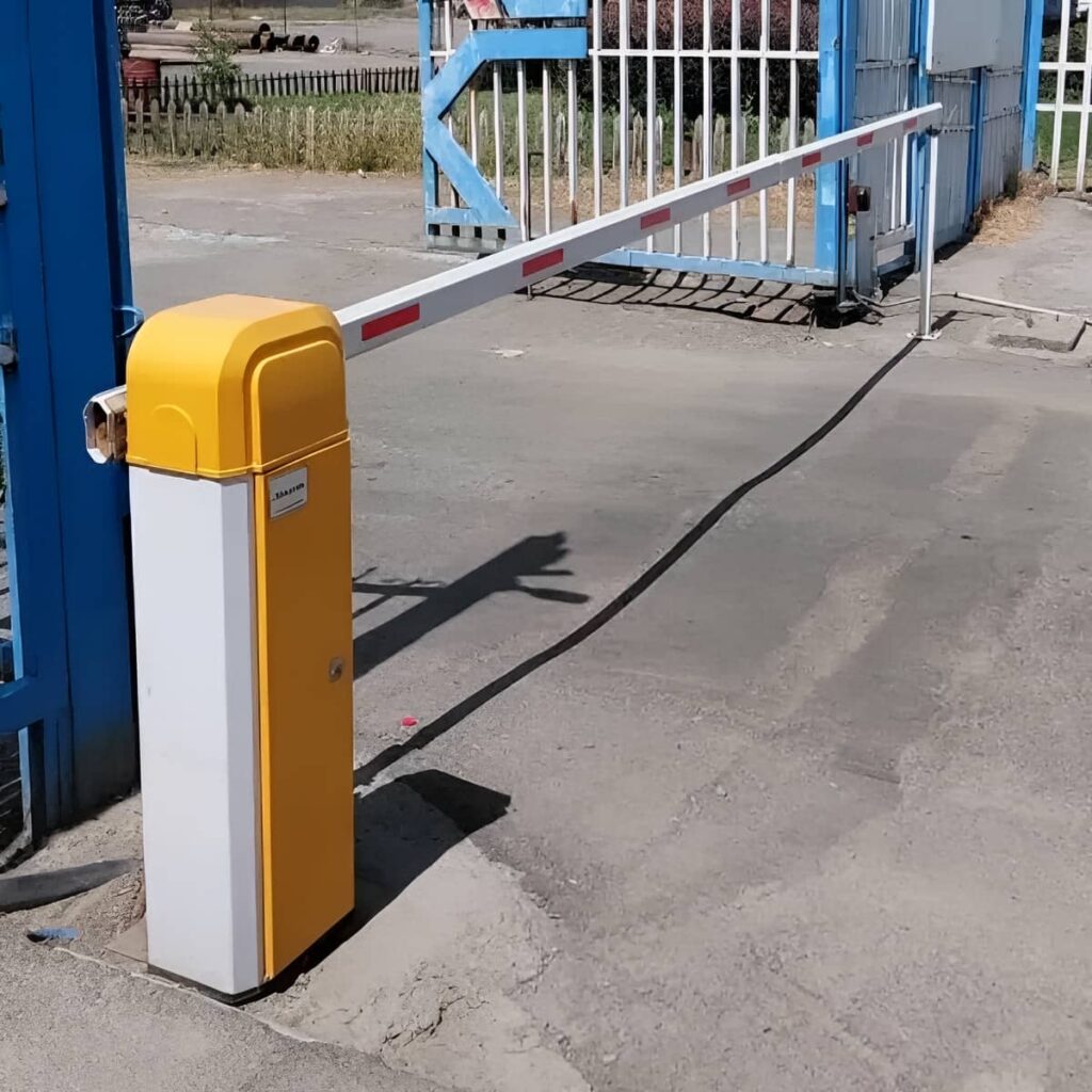 مقایسه راهبند تلسکوپی مسیر باریک دستی و خودکار