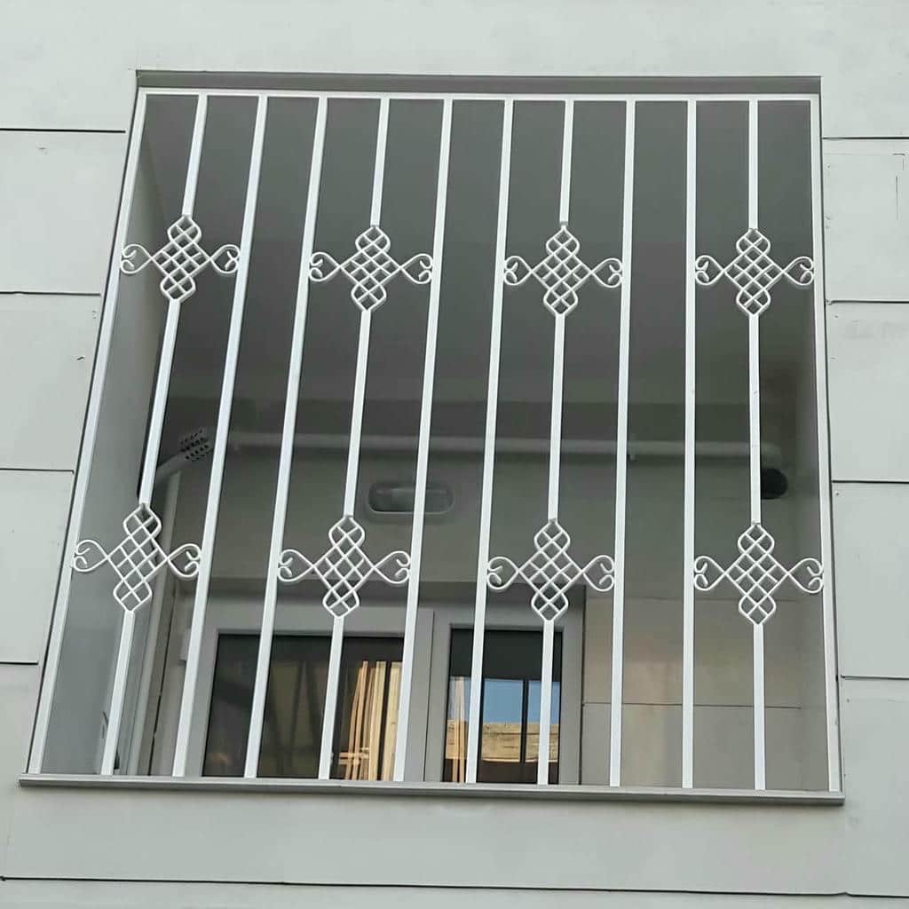 خرید حفاظ پنجره ویلایی نمای باغ با دید باز