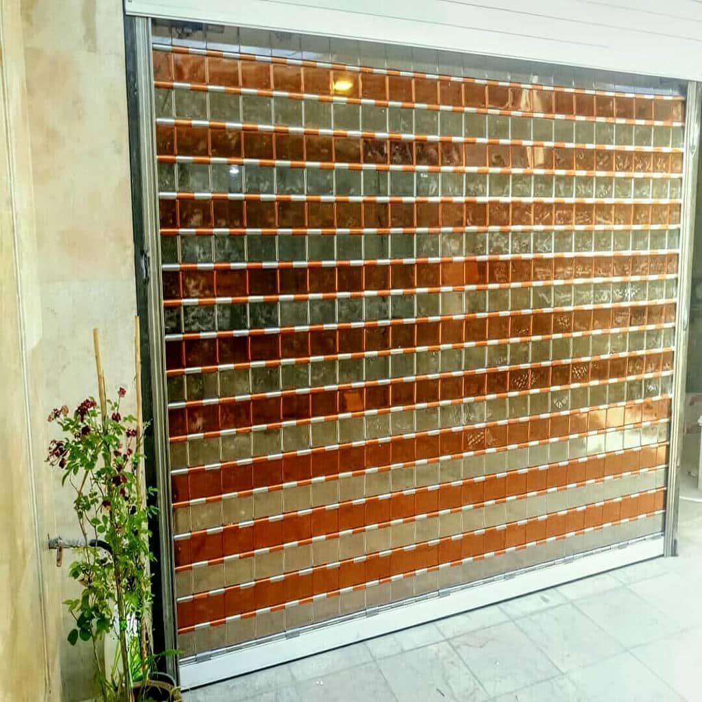 آماده سازی زیرسازی درب کرکره ای مغازه صنعتی