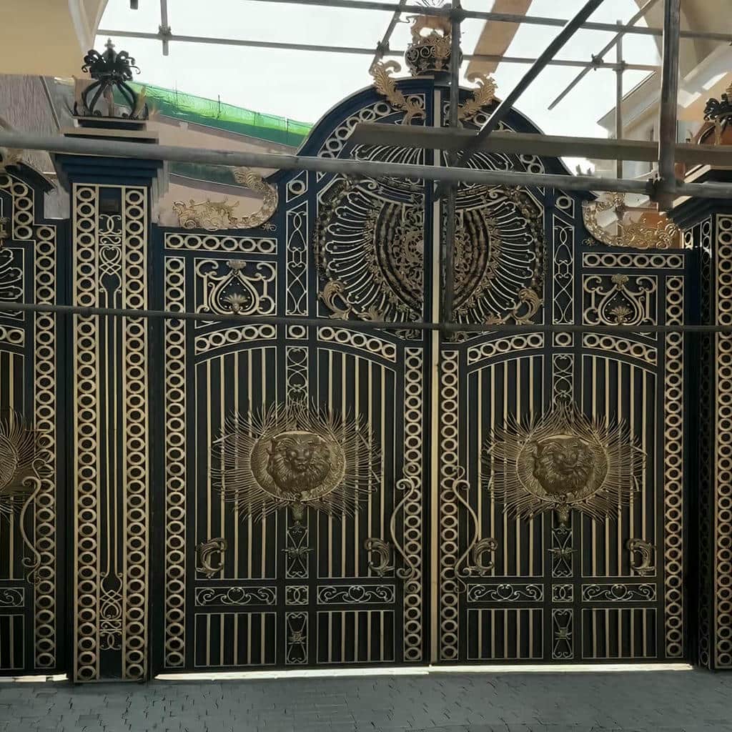 سفارش درب پارکینگ شاسی فلزی تقویت شده بر اساس وزن
