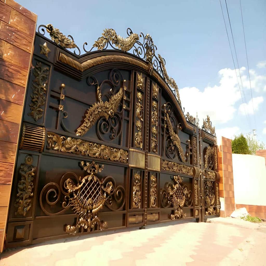 تفاوت درب پارکینگ کشویی محوطه تمام پوشیده و پروفیلی