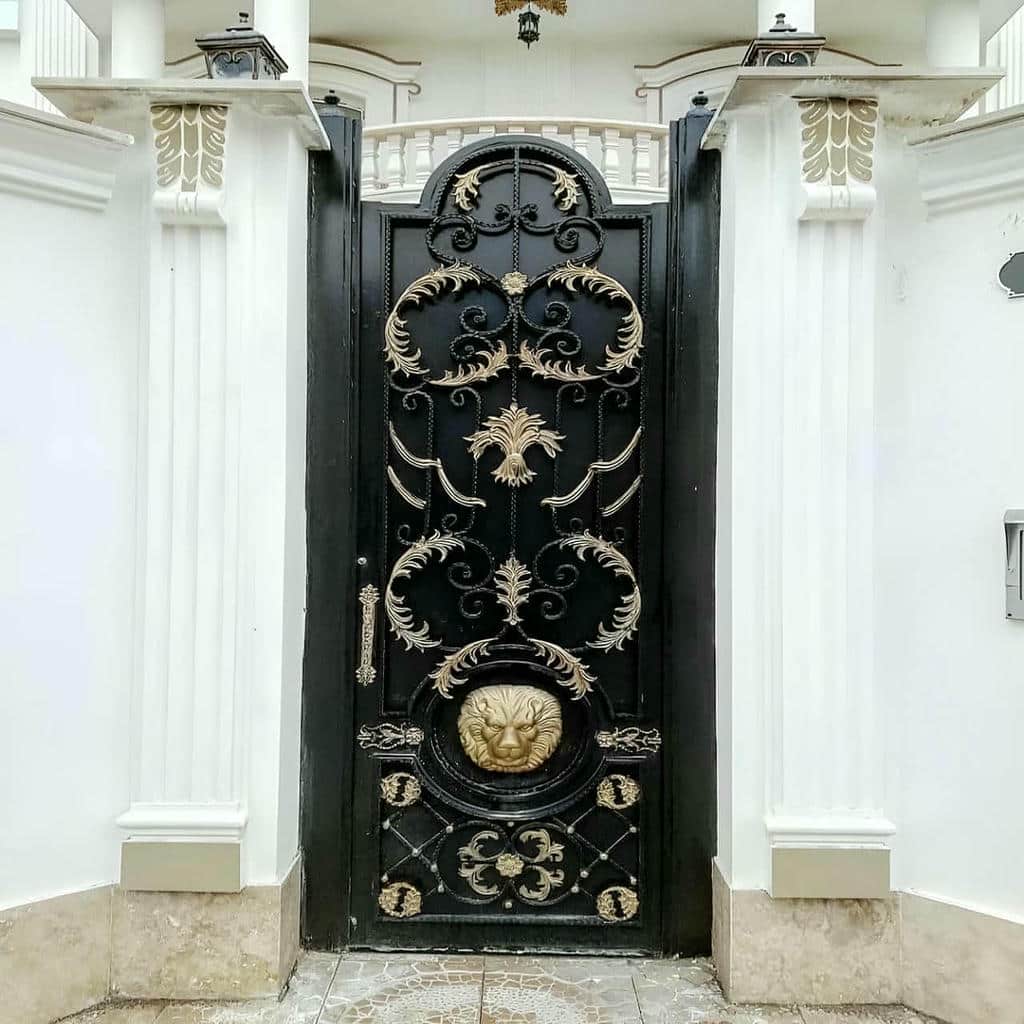 ساخت درب کلاسیک کتیبه دار با شاسی فولادی