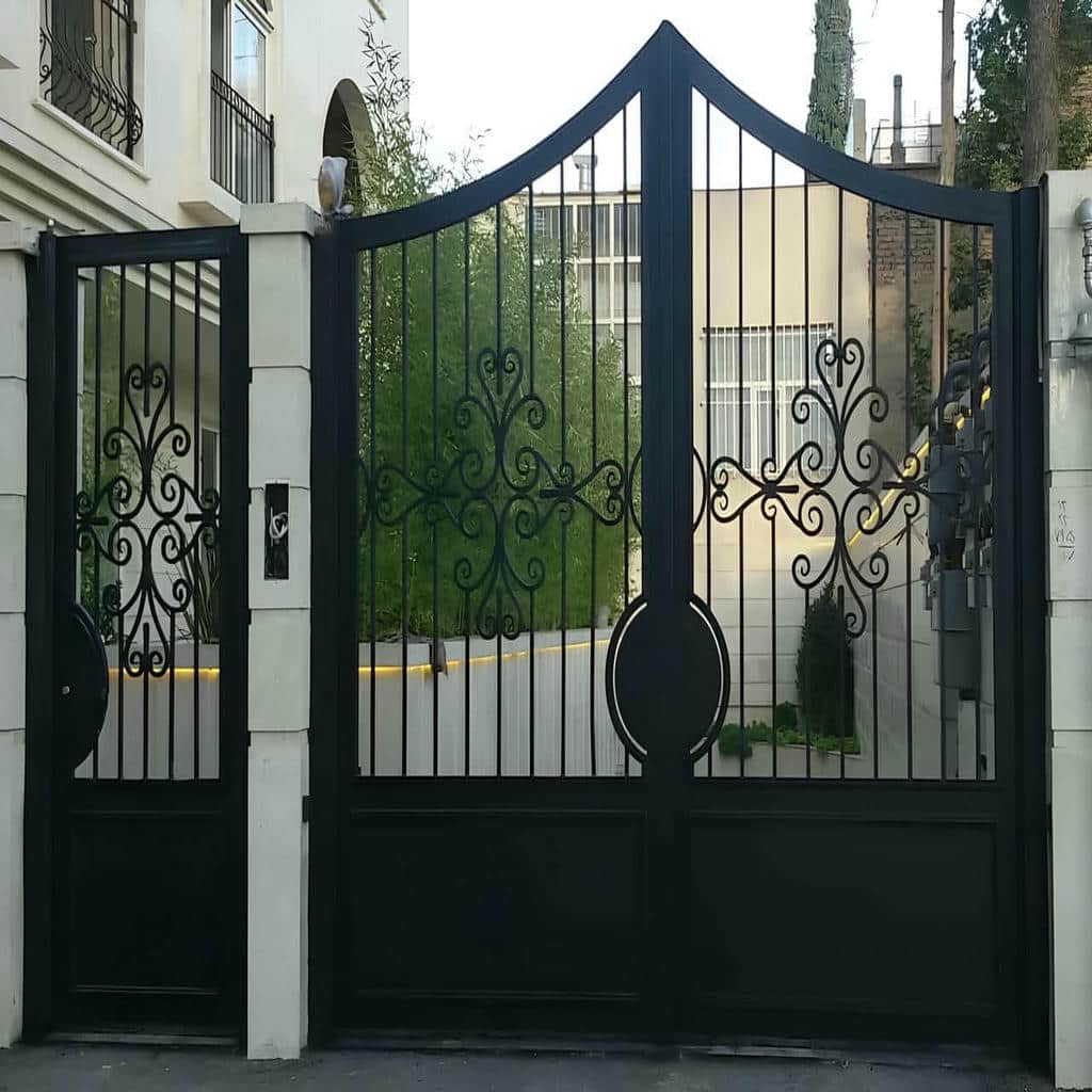 خدمات تعمیر درب پارکینگ شاسی فلزی تقویت شده
