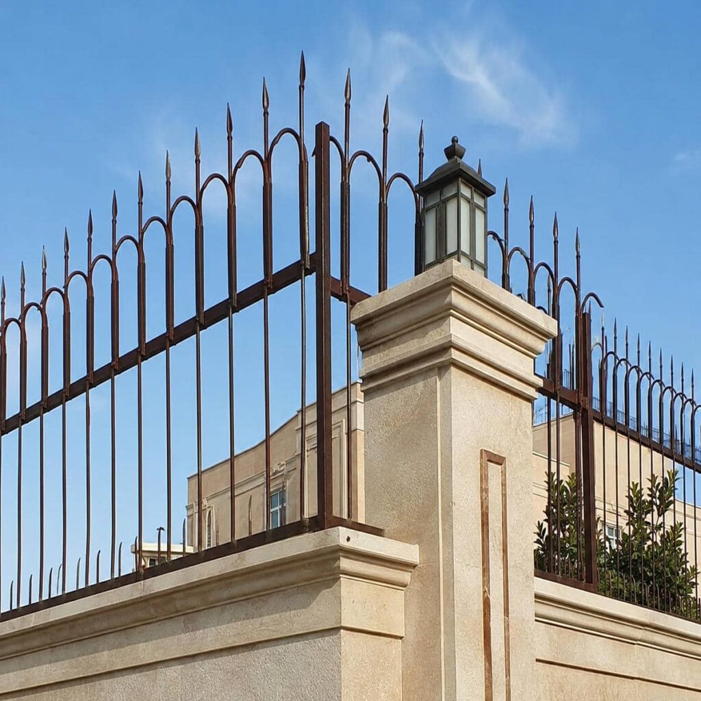 8 مدل حفاظ دیوار کوتاه حیاط