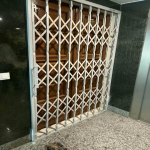 8 نمونه درب آکاردئونی سه گل تسمه