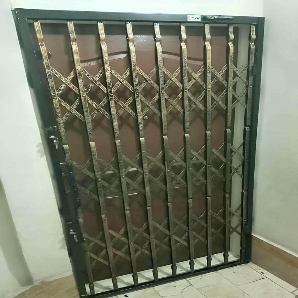 درب حفاظتی آپارتمان مینیمال