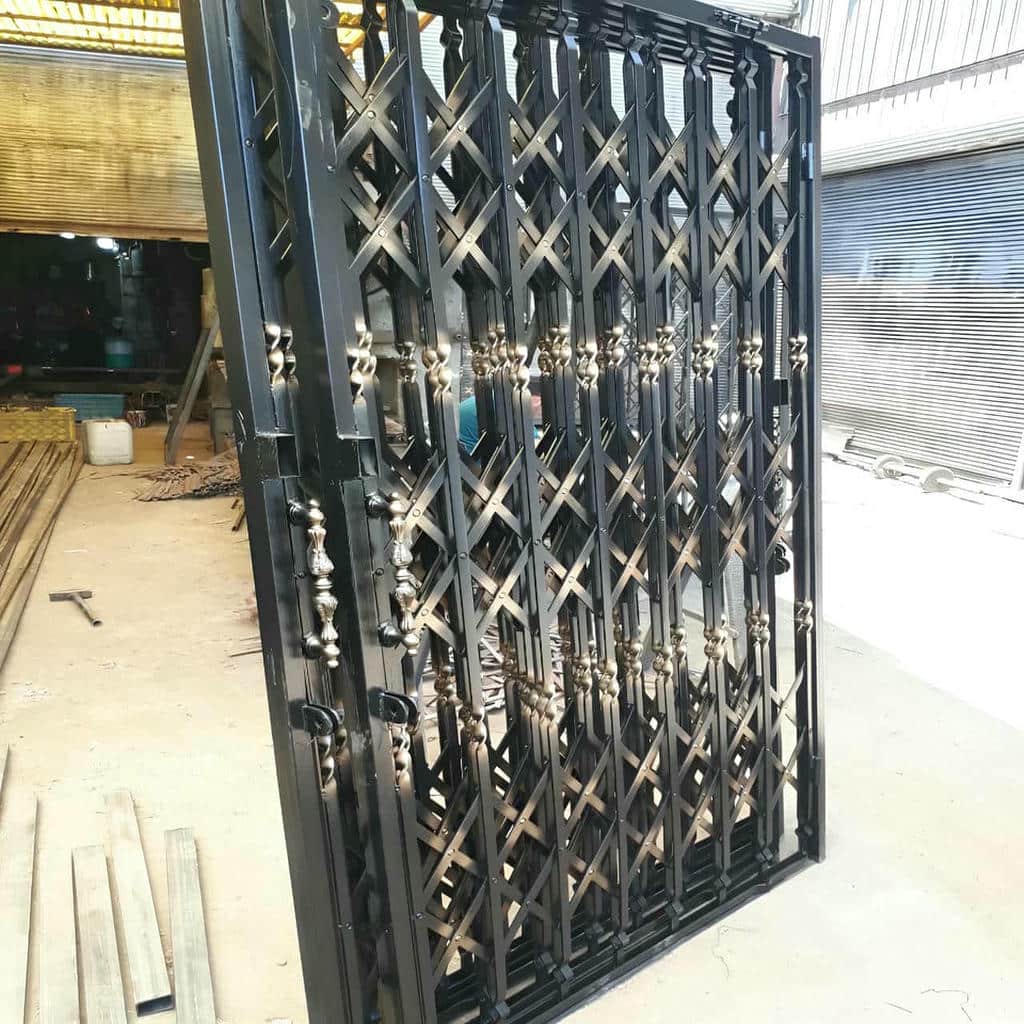 درب حفاظتی آپارتمان مدرن
