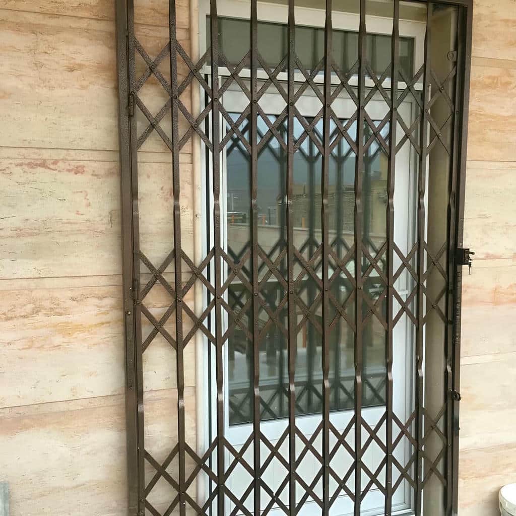 درب آکاردئونی آپارتمان ساده