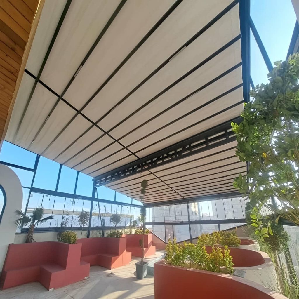 سازه سایبان تاشو حیاط