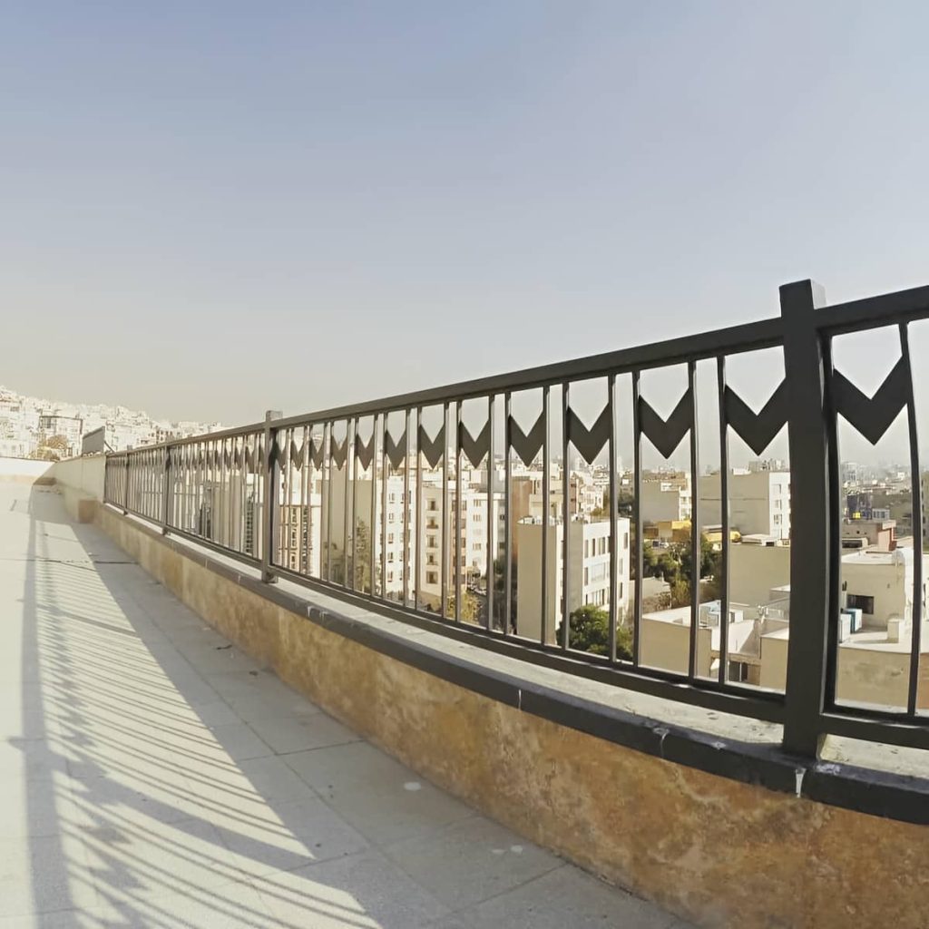 نرده راه پله کم عرض