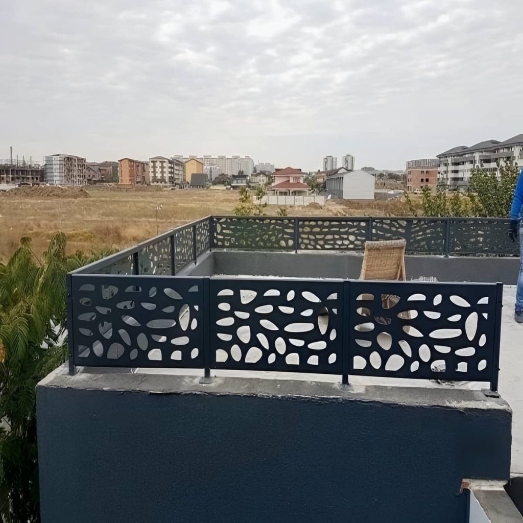 نرده تراس فلزی ساختمان