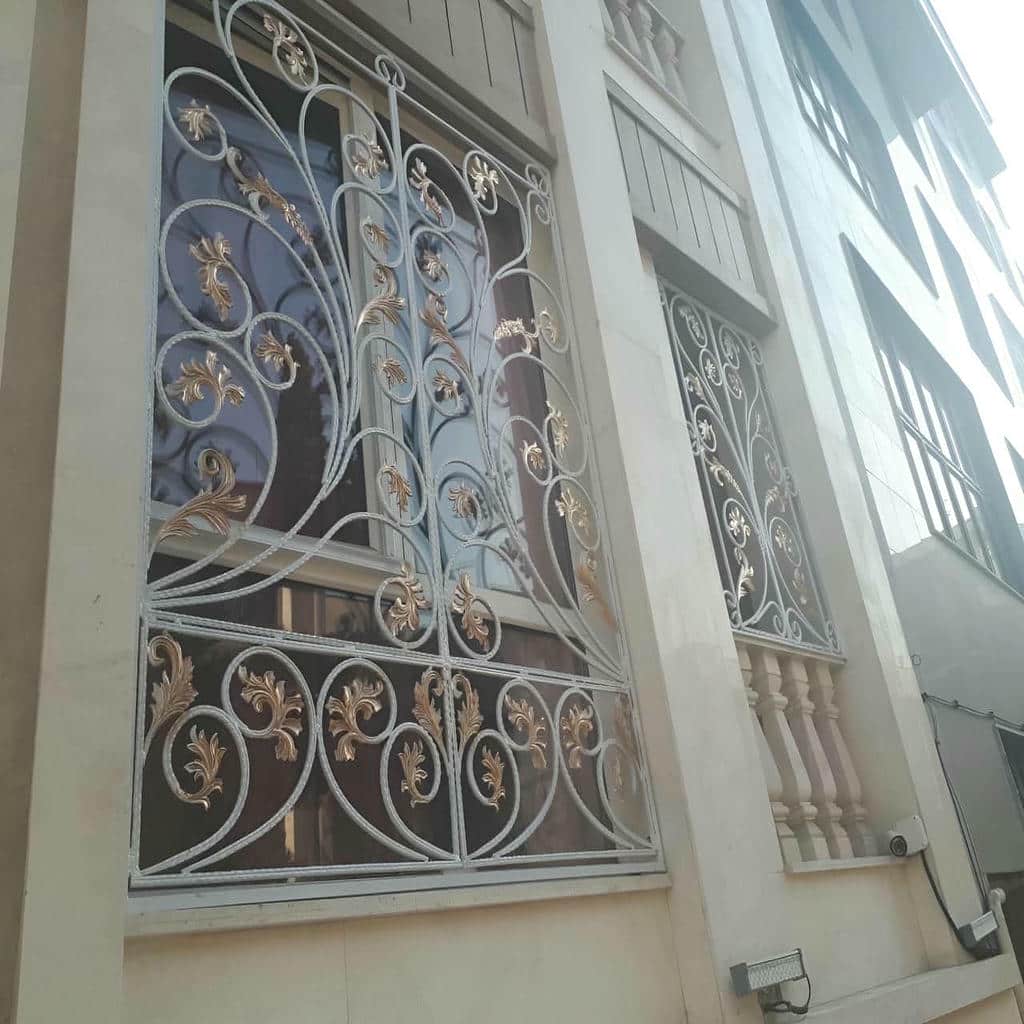 نرده پنجره ساختمان مسکونی