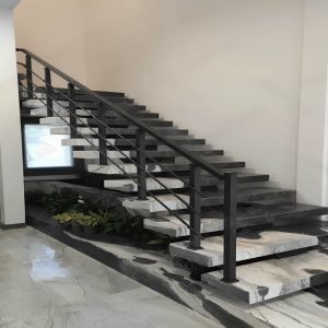 نرده پله آپارتمان فلزی ساده