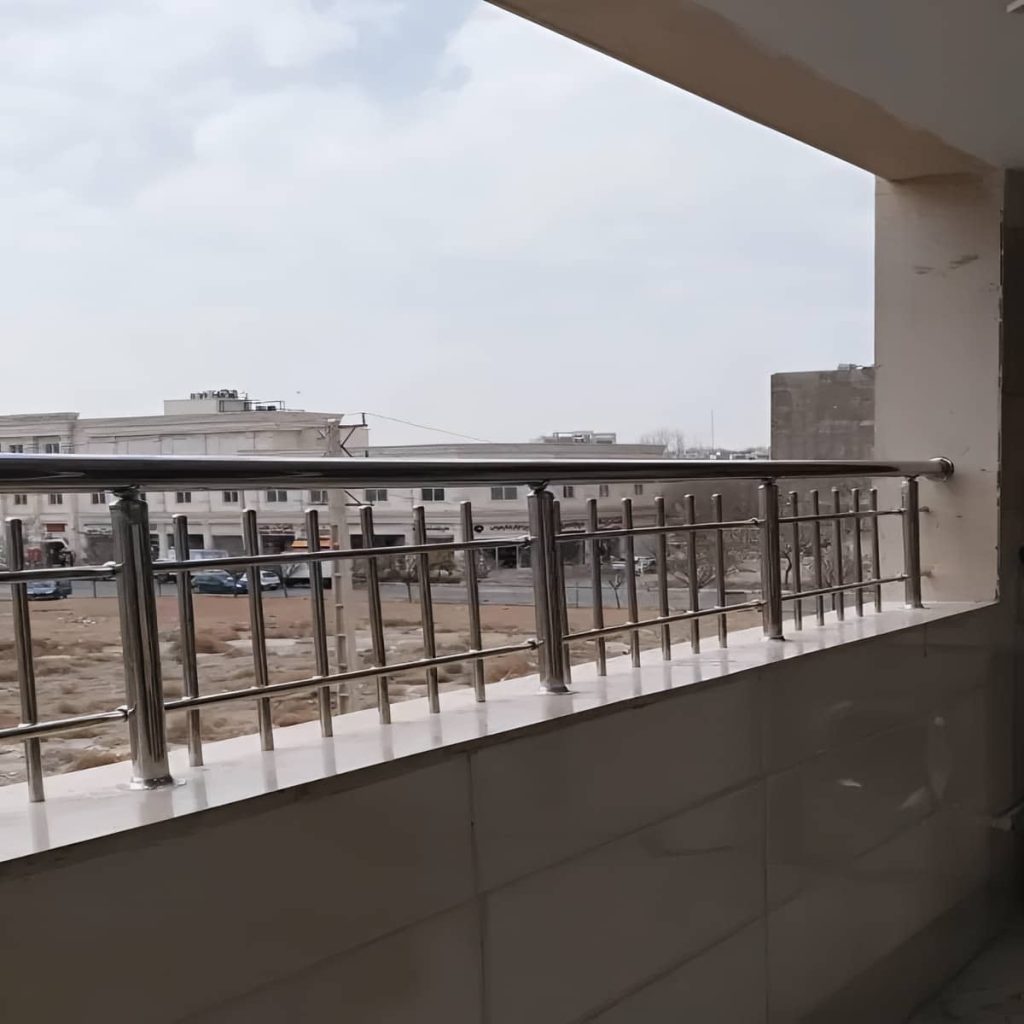 نرده بالکن فضای عمومی