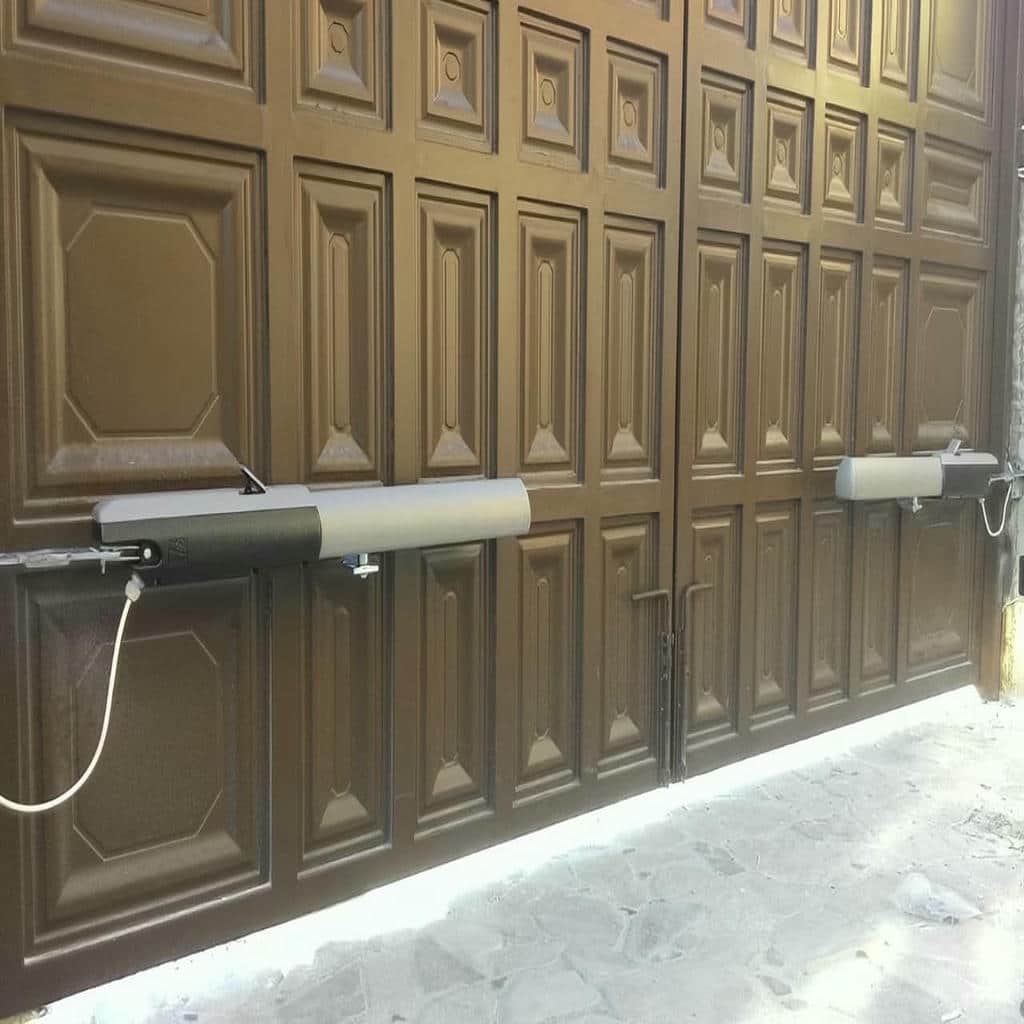 بسته‌بندی دربازکن پارکینگی کنار کارت ضمانت سازنده