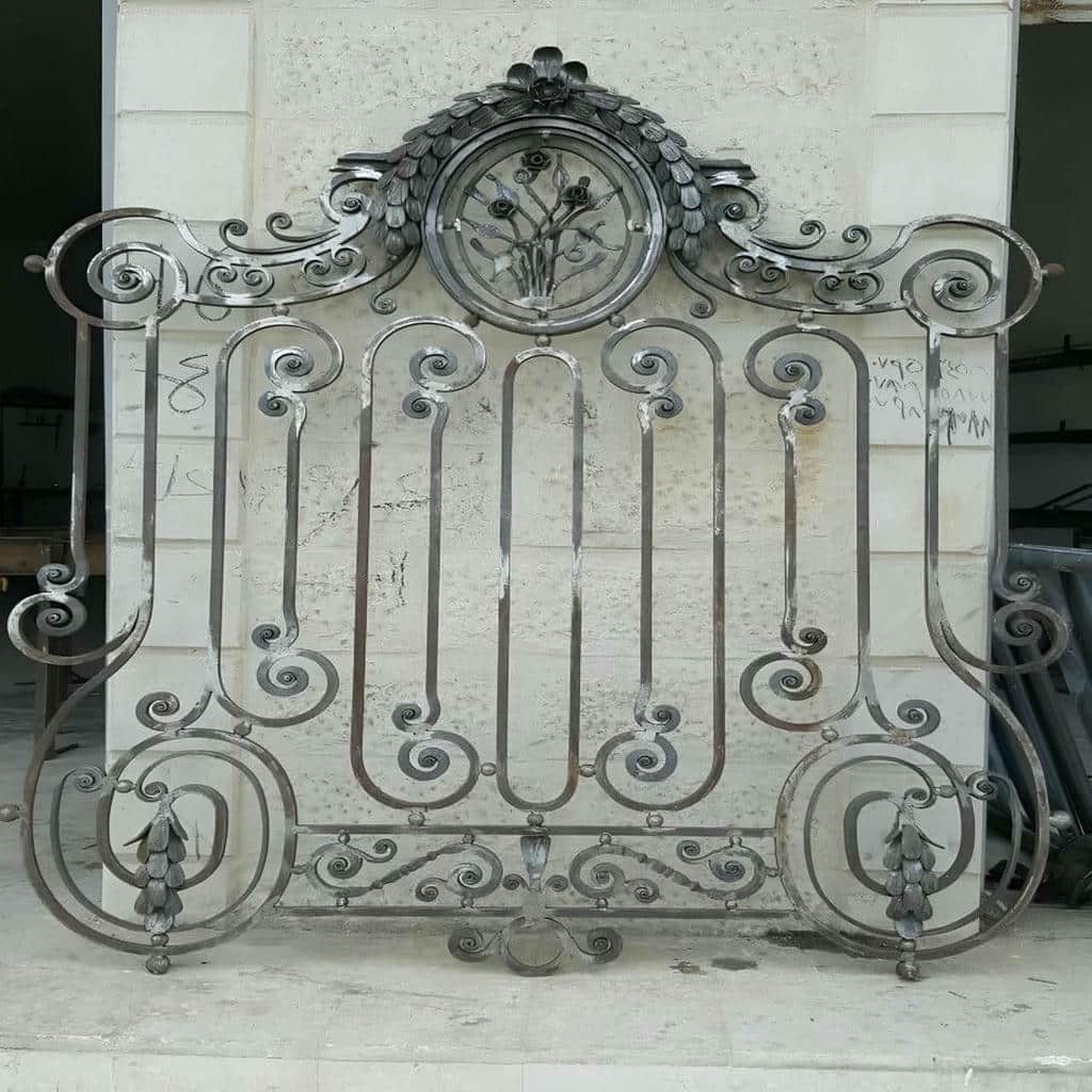 حفاظ پنجره سفارشی با خطوط عمودی باریک