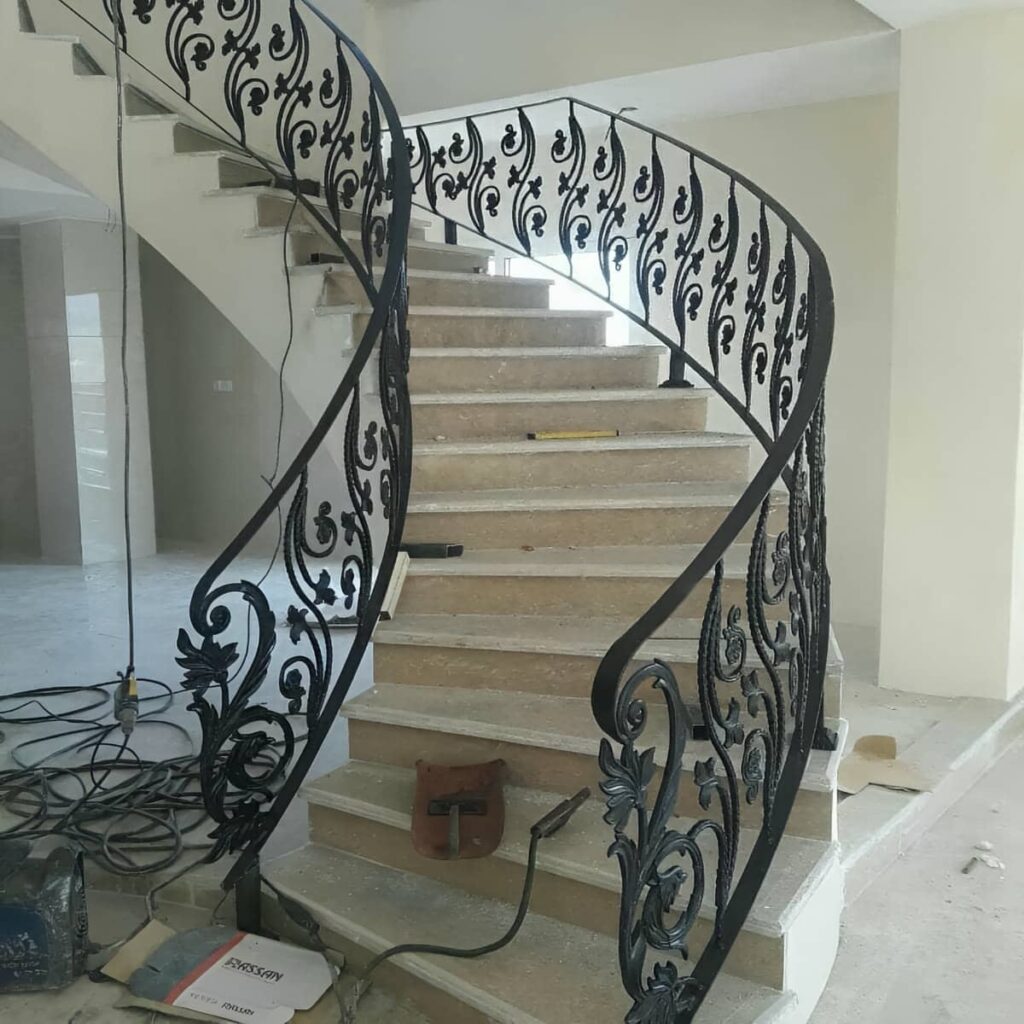 نرده راه پله مشکی مات در استان چهارمحال و بختیاری