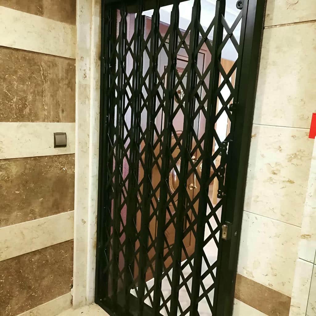 نمای نزدیک شبکه لوزی با پرداخت یکدست