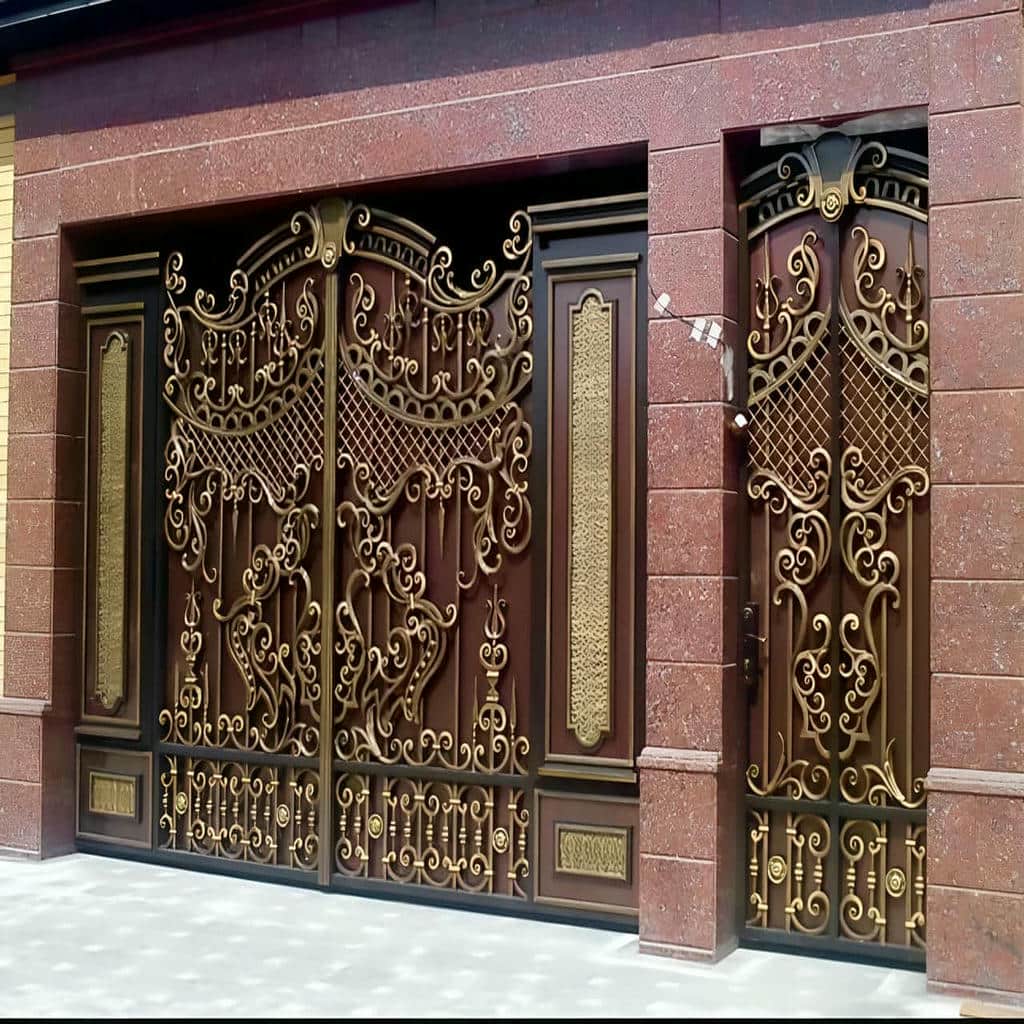 پنل فلزی سبز زیتونی کنار قاب پنجره مشکی