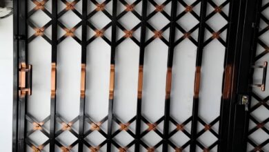 حفاظ درب آکاردئونی مشکی برای ورودی پرتردد شیراز